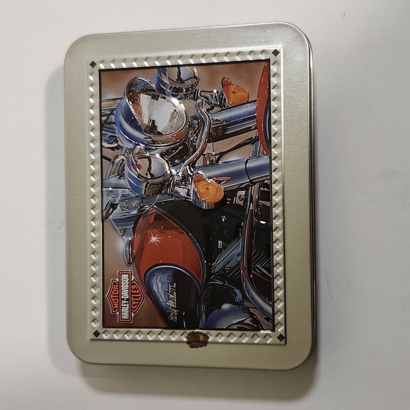 HARLEY DAVIDSON COLLECTOR TIN & 2 DECKS OF PLAYING CARDS MOTORCYCLES New In Box - Picture 6 of 9